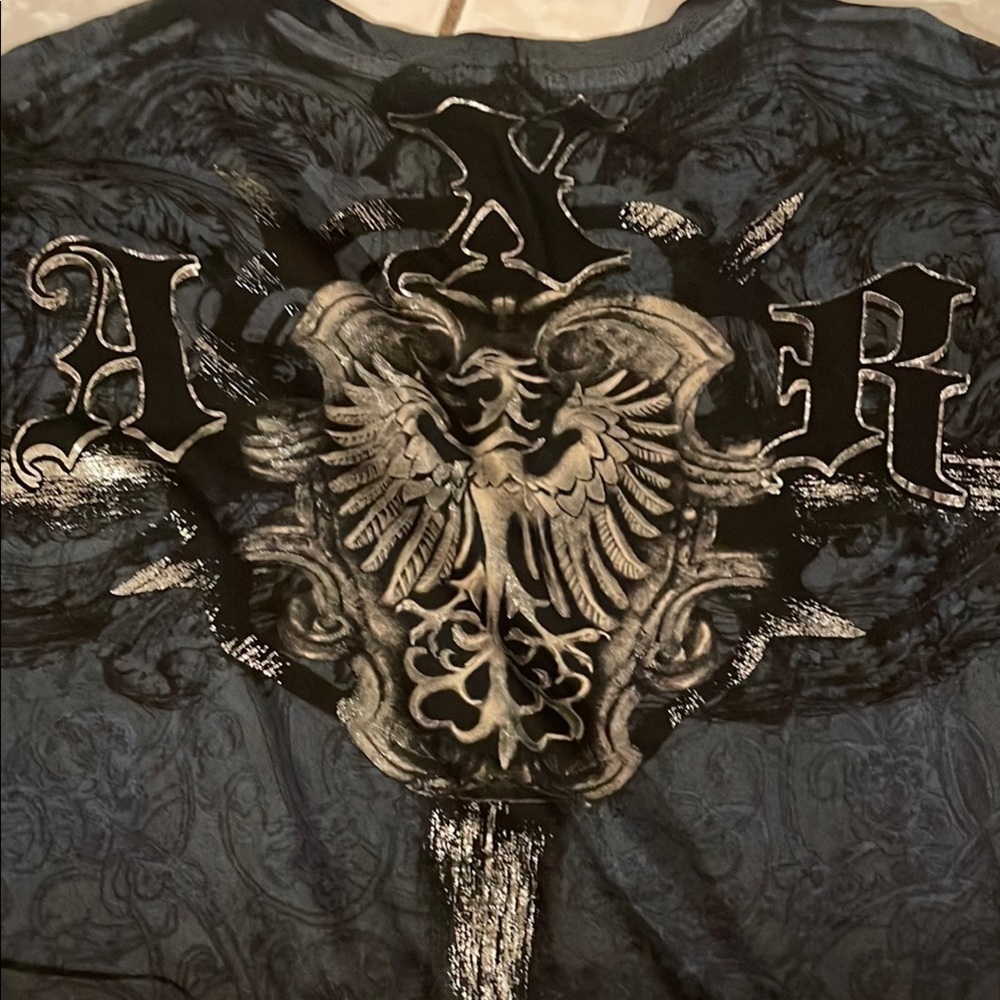 Ornate Black Short Sleeve Tee with Graphic Design - Picture 5 of 5
